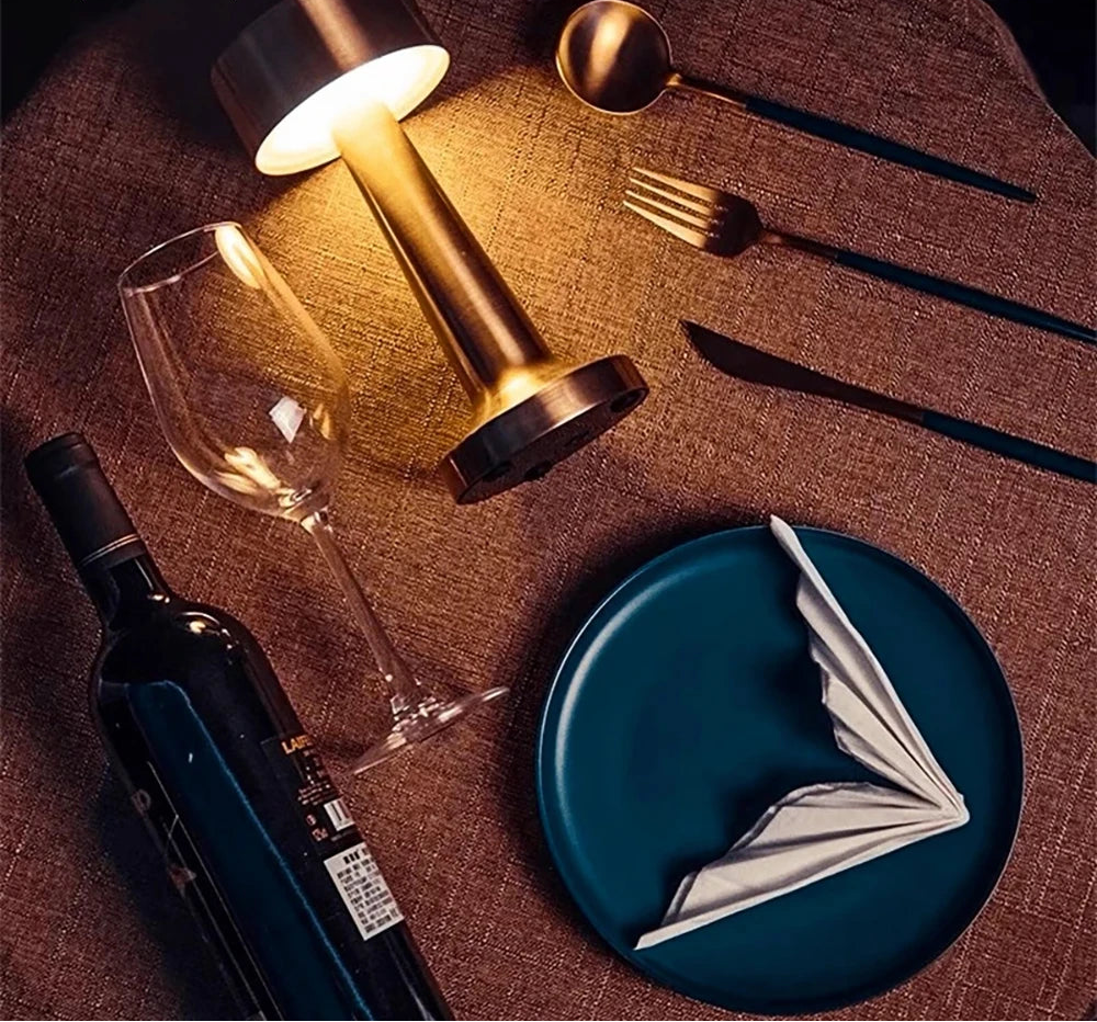 RetroGlow – LED Lamp